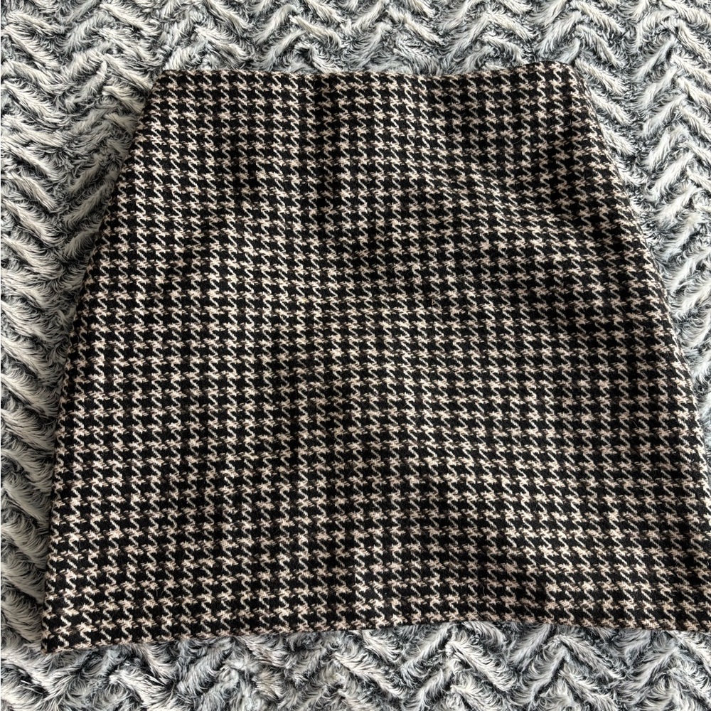 New with tags H&M skirt!